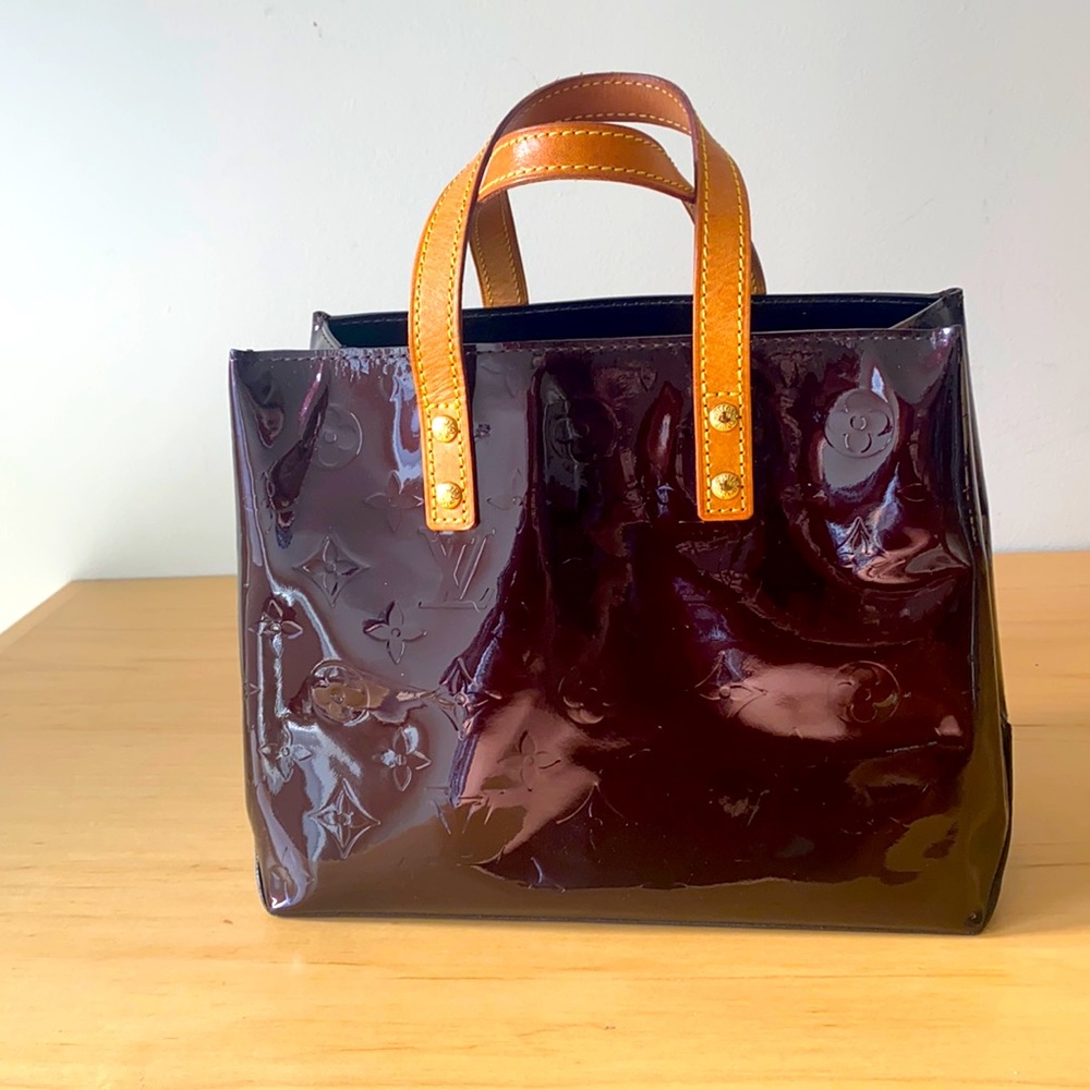 ***SOLD***  LOUIS VUITTON Reade PM Patent Leather Small Shoulder Tote Bag